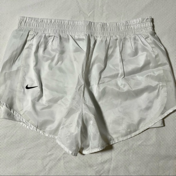 Nike Womens Tempo Tech Pack Running Shorts - Picture 7 of 8